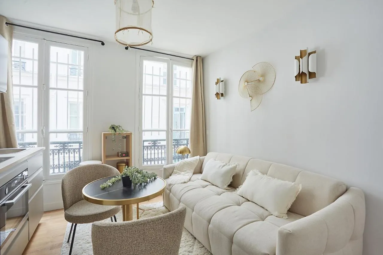 Studio Le Marais By Studio Prestige contacts